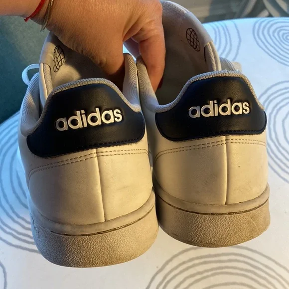 Adidas white “leather” sneackers sz11 a bit used but still in great shape GZ5299 - Picture 3 of 13